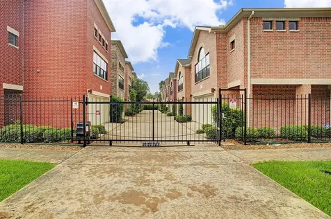 2705 Rutland Street B Houston TX 77008