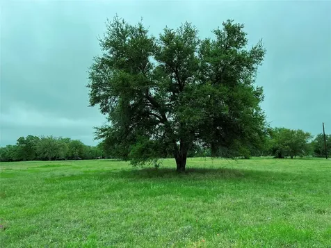 Lot 3 Pvt 1671 Hallettsville TX 77964