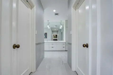 2 Woodstone Street Houston TX 77024