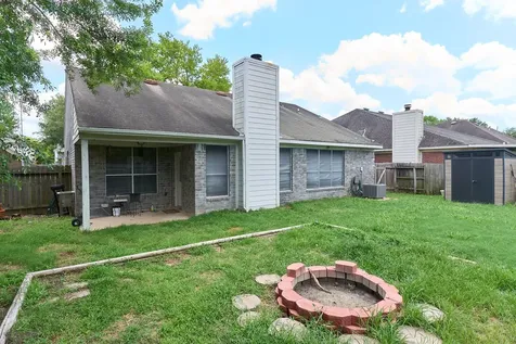 2922 Veva Drive Pearland TX 77584