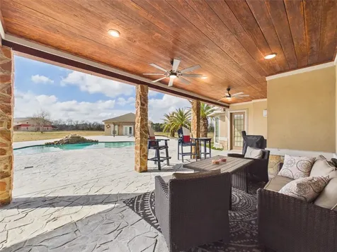1195 County Road 150 Alvin TX 77511