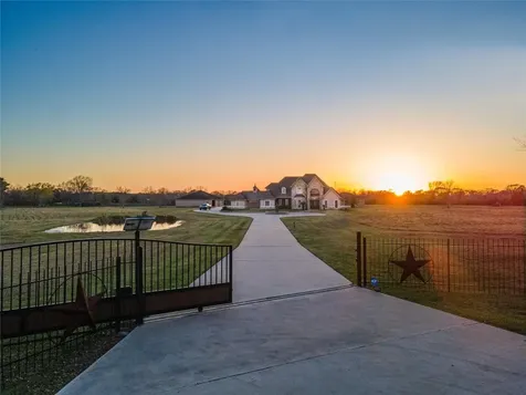 1195 County Road 150 Alvin TX 77511