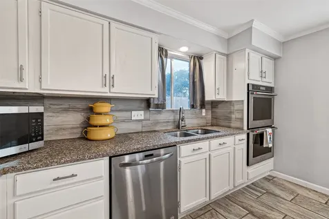 1022 Apache Falls Drive Katy TX 77450