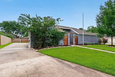 1022 Apache Falls Drive Katy TX 77450