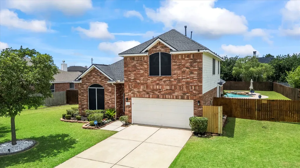 605 Pelican Harbour Drive Texas City TX 77590