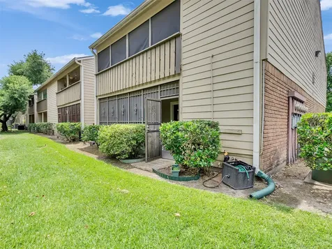 5005 Georgi Lane 194 Houston TX 77092
