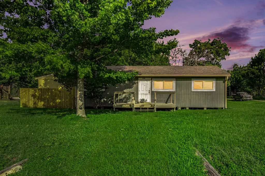 6500 Haden Drive Hitchcock TX 77563