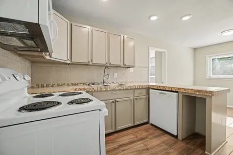 6500 Haden Drive Hitchcock TX 77563