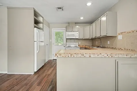 6500 Haden Drive Hitchcock TX 77563