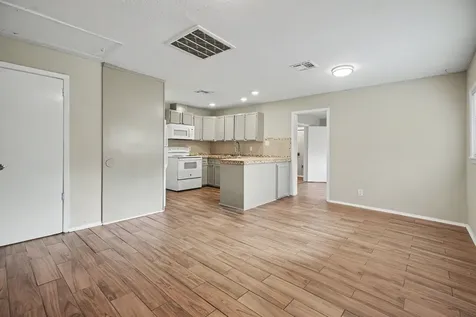 6500 Haden Drive Hitchcock TX 77563