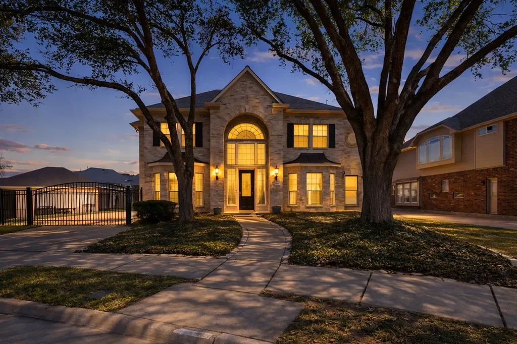6006 E Brook Court Sugar Land TX 77479