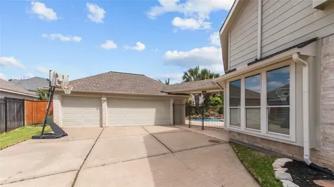 6006 E Brook Court Sugar Land TX 77479