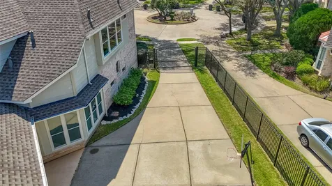 6006 E Brook Court Sugar Land TX 77479
