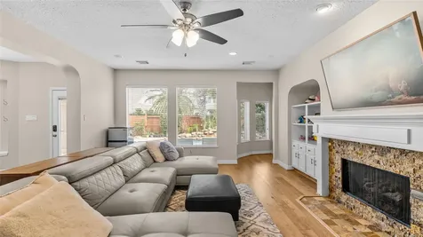 6006 E Brook Court Sugar Land TX 77479