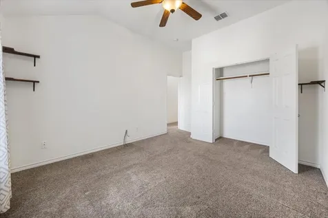 7704 Labrador Drive Arlington TX 76002