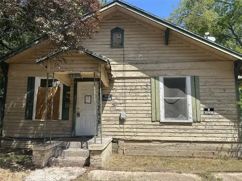 1430 W Kaufman Street Paris TX 75460