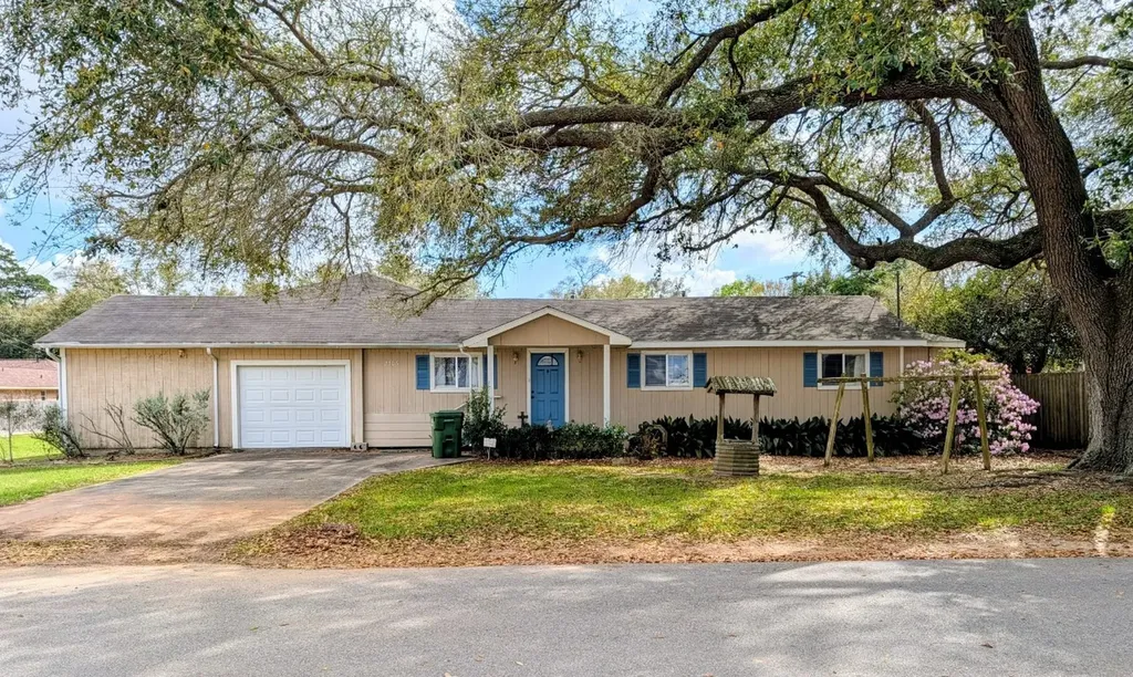 2506 Heights Street Liberty TX 77575