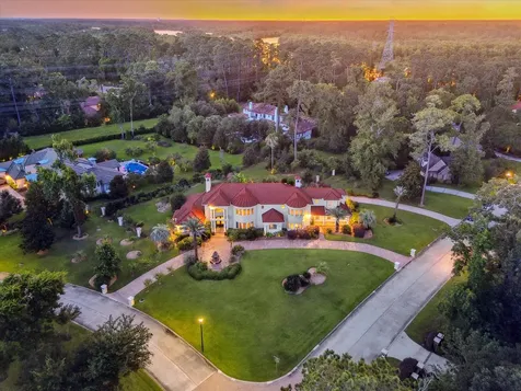 6 Kings Lake Estates Boulevard Kingwood TX 77346