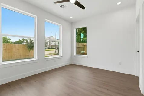 5512 Hardy Street Houston TX 77009