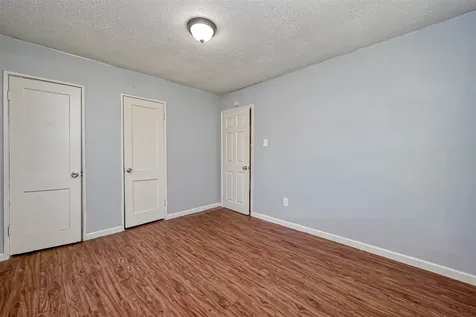 5431 Willow Glen Drive Houston TX 77033