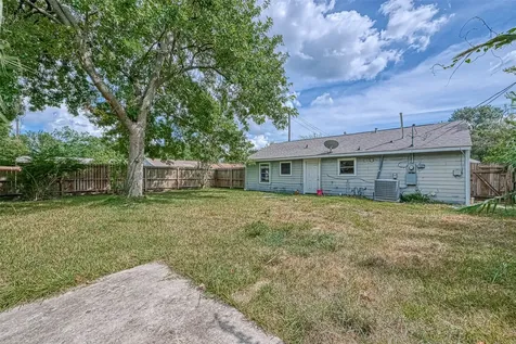 5431 Willow Glen Drive Houston TX 77033