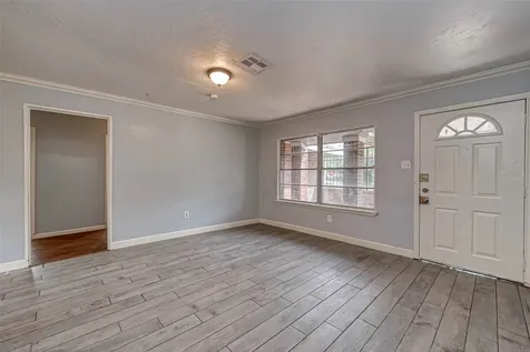 5431 Willow Glen Drive Houston TX 77033