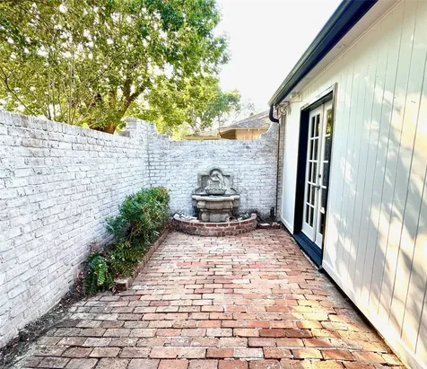 10010 Burgoyne Road Houston TX 77042