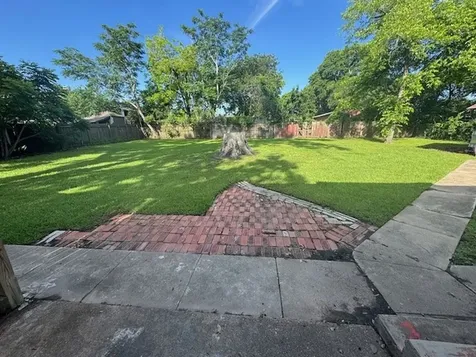 913 Fowlkes Street Sealy TX 77474