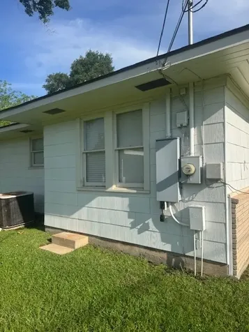 913 Fowlkes Street Sealy TX 77474