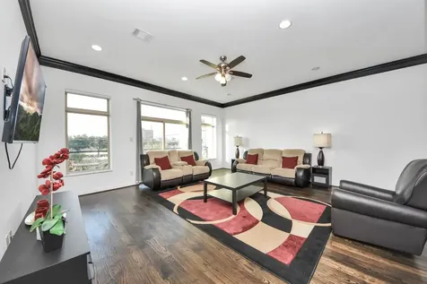 146 Carson Court Houston TX 77004