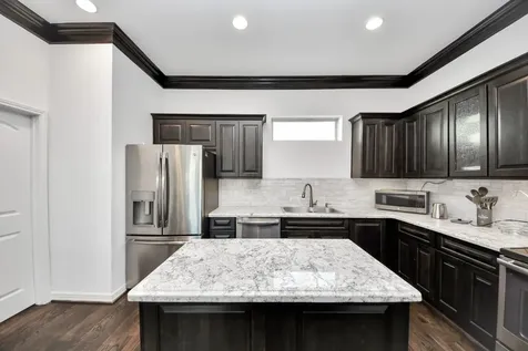 146 Carson Court Houston TX 77004