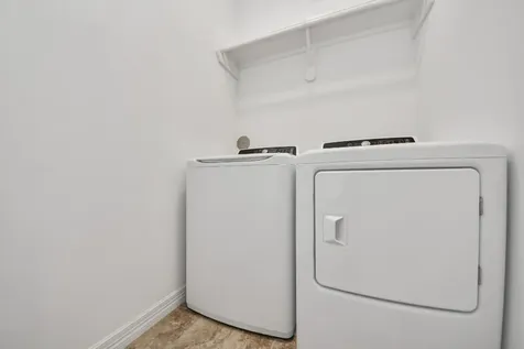 146 Carson Court Houston TX 77004