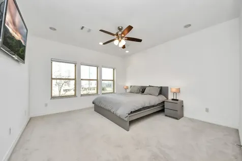 146 Carson Court Houston TX 77004