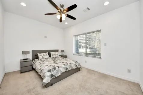 146 Carson Court Houston TX 77004