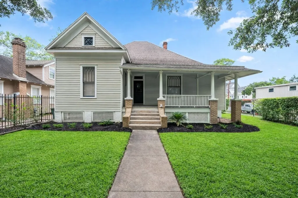 1651 Cortlandt Street Houston TX 77008