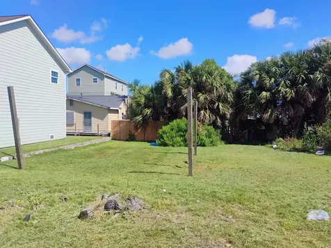 5928 Avenue T 1/2 Galveston TX 77551