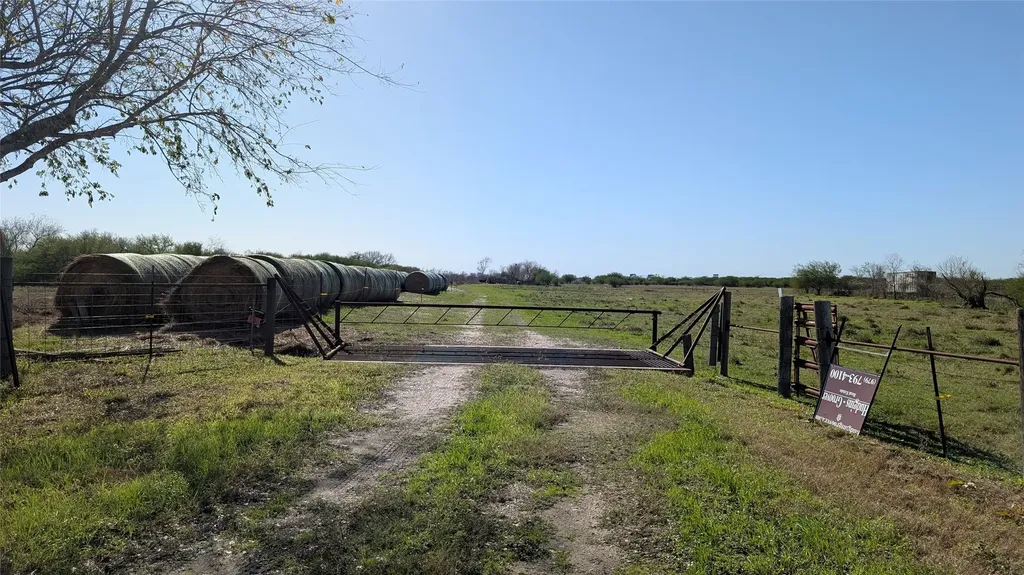 0000 S Meadow Lane El Campo TX 77437
