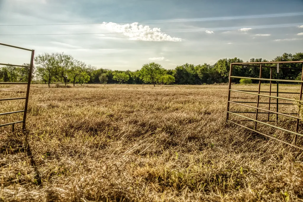 460 County Road 328 Caldwell TX 77836