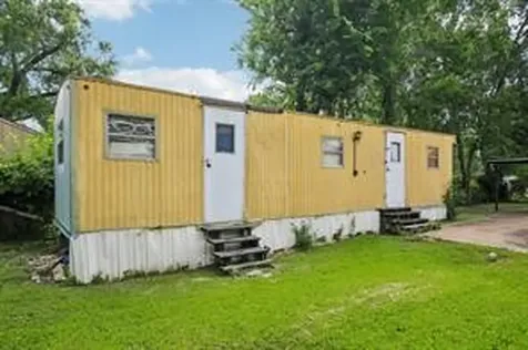 421 Clearwater Street Houston TX 77029
