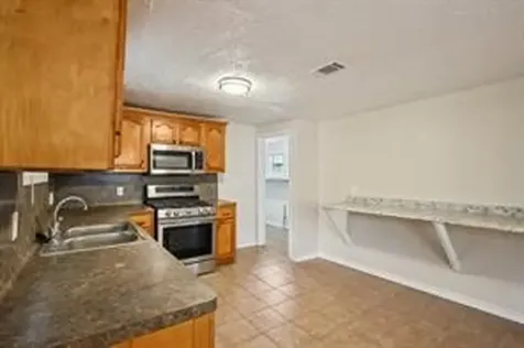 421 Clearwater Street Houston TX 77029