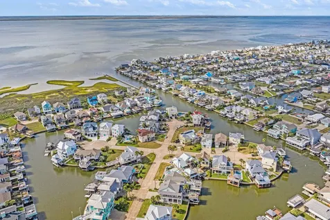 4121 Isla Del Sol Galveston TX 77554