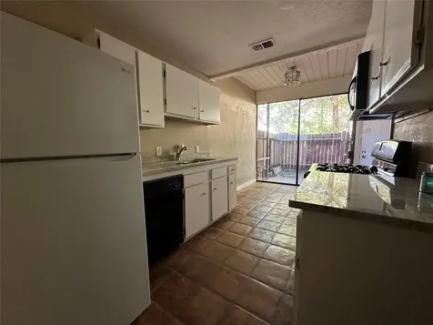 13 Lakeway Conroe TX 77304
