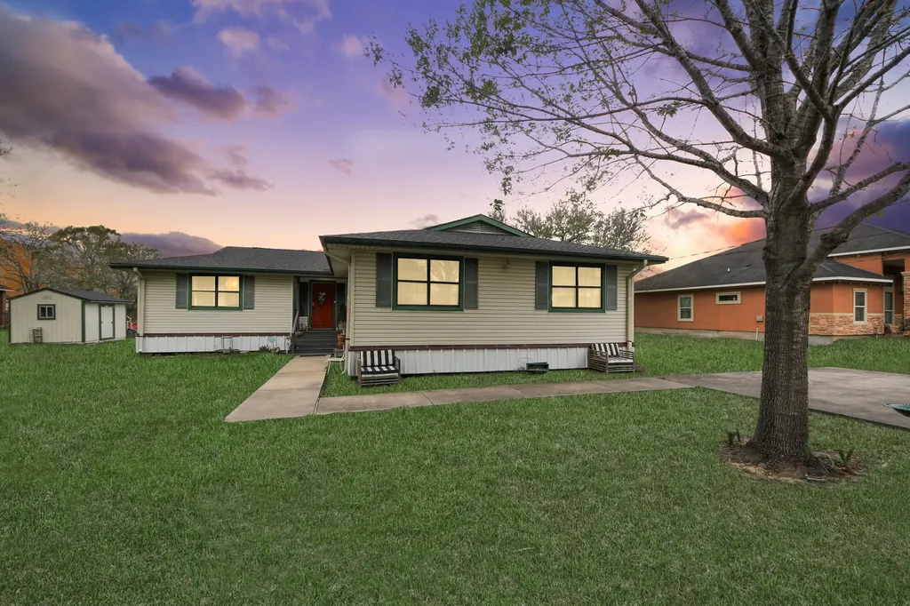 3518 Kansas Fresno TX 77545