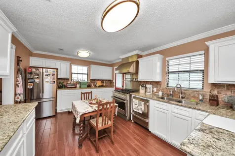 3518 Kansas Fresno TX 77545
