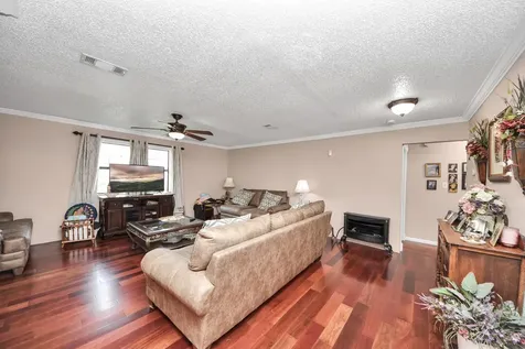 3518 Kansas Fresno TX 77545