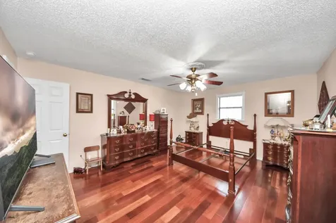 3518 Kansas Fresno TX 77545