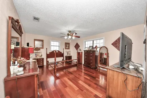 3518 Kansas Fresno TX 77545