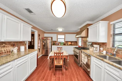 3518 Kansas Fresno TX 77545