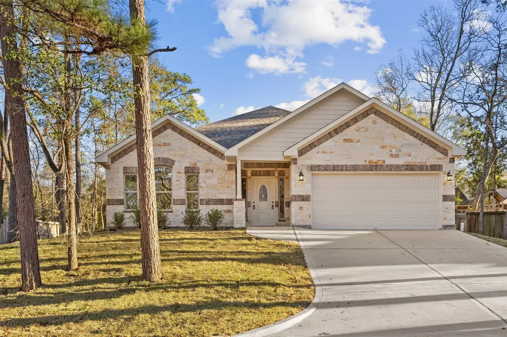 512 Sandy Oaks Drive Huntsville TX 77340
