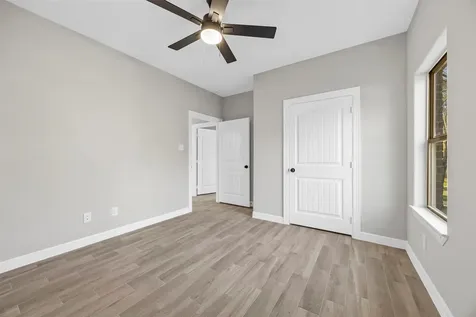512 Sandy Oaks Drive Huntsville TX 77340